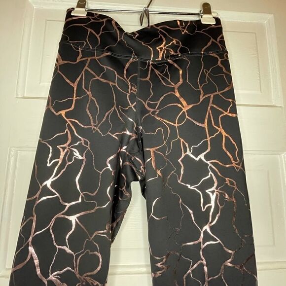 Ideology Metallic Bloom 7/8 Leggings - Picture 8 of 8